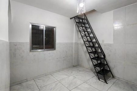 Sala de casa de condomínio para alugar com 2 quartos, 90m² em Portal dos Gramados, Guarulhos