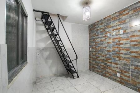 Sala de casa de condomínio para alugar com 2 quartos, 90m² em Portal dos Gramados, Guarulhos
