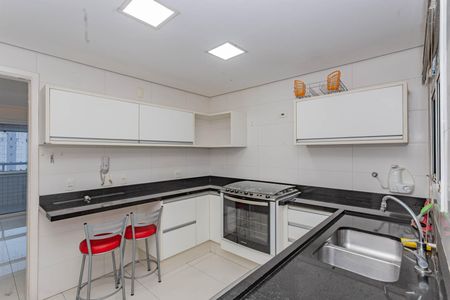 Apartamento à venda com 140m², 3 quartos e 2 vagasCozinha