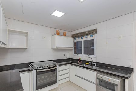 Apartamento à venda com 140m², 3 quartos e 2 vagasCozinha