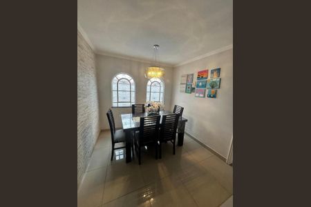 Casa à venda com 250m², 3 quartos e 2 vagas Casa à venda com 250m², 3 quartos e 2 vagasFoto 08