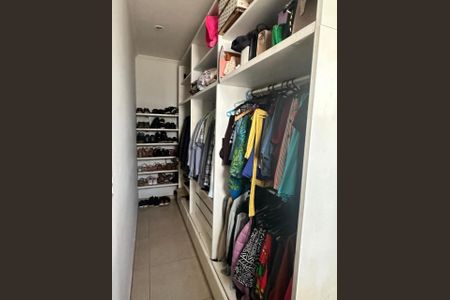 Casa à venda com 250m², 3 quartos e 2 vagas Casa à venda com 250m², 3 quartos e 2 vagasFoto 36