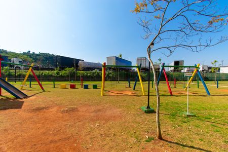 Apartamento para alugar com 47m², 2 quartos e 1 vaga Apartamento para alugar com 47m², 2 quartos e 1 vagaÁrea comum - Playground