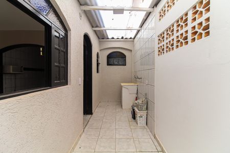 Casa para alugar com 37m², 1 quarto e 1 vagaÁrea de Serviço