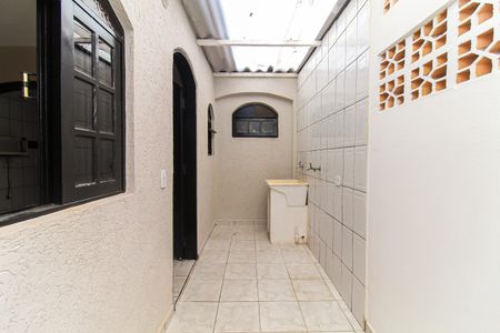 Casa para alugar com 37m², 1 quarto e 1 vagaÁrea de Serviço