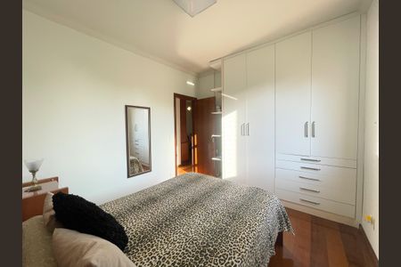 Apartamento à venda com 140m², 3 quartos e 2 vagasQuarto 2