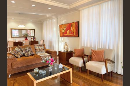 Sala de apartamento à venda com 3 quartos, 140m² em Padre Eustáquio, Belo Horizonte