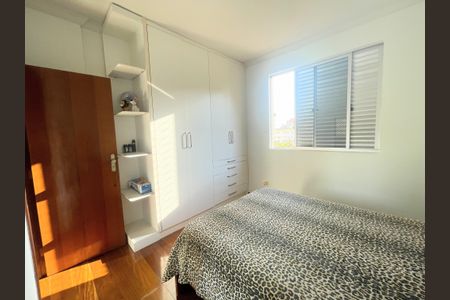 Apartamento à venda com 140m², 3 quartos e 2 vagasQuarto 2