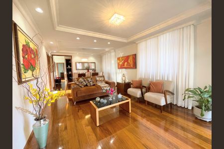 Sala de apartamento à venda com 3 quartos, 140m² em Padre Eustáquio, Belo Horizonte