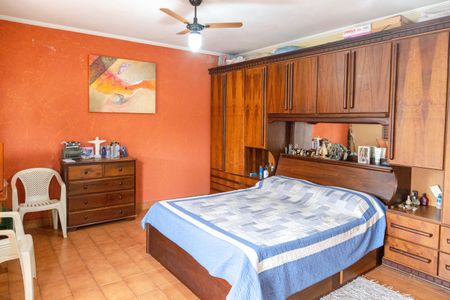 Casa à venda com 240m², 3 quartos e 4 vagas Casa à venda com 240m², 3 quartos e 4 vagasQuarto 2