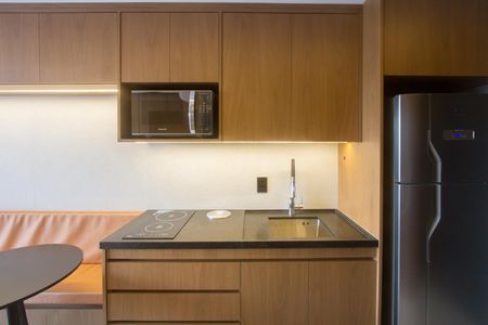 Cozinha de kitnet/studio à venda com 1 quarto, 24m² em Vila Cordeiro, São Paulo