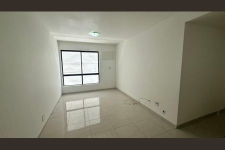 Sala de apartamento para alugar com 2 quartos, 78m² em Recreio dos Bandeirantes, Rio de Janeiro