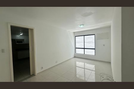Sala de apartamento para alugar com 2 quartos, 78m² em Recreio dos Bandeirantes, Rio de Janeiro