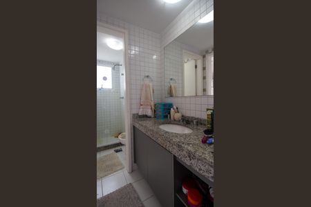 Apartamento à venda com 100m², 3 quartos e 2 vagasBanheiro da Suíte 2 e 3