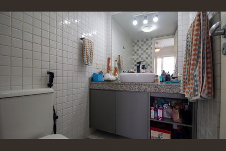 Apartamento à venda com 100m², 3 quartos e 2 vagasBanheiro da Suíte 1