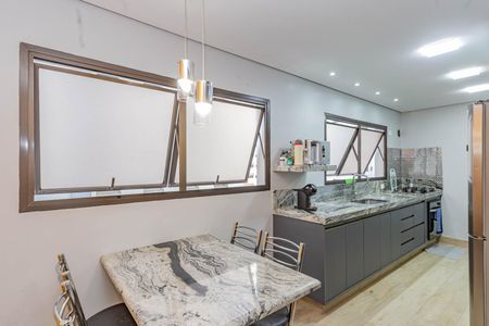 Apartamento à venda com 229m², 4 quartos e 3 vagasCozinha