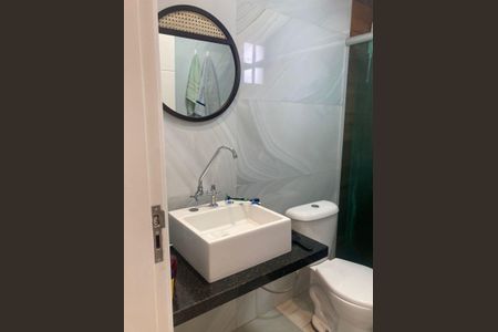 Banheiro de casa de condomínio à venda com 3 quartos, 200m² em Aberta dos Morros, Porto Alegre