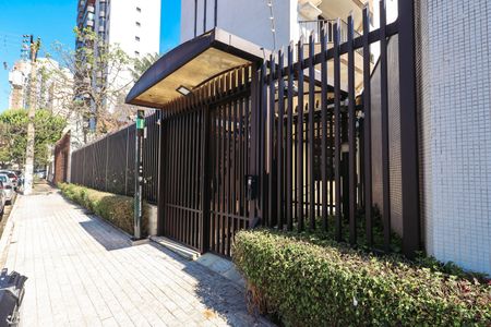 Apartamento à venda com 220m², 3 quartos e 3 vagasFachada