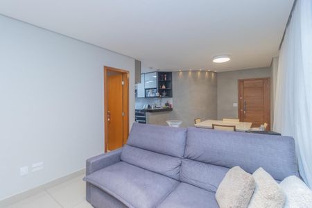 Foto 04 de apartamento à venda com 2 quartos, 67m² em Vila Paris, Belo Horizonte