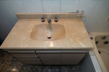 Apartamento à venda com 110m², 2 quartos e 1 vaga Apartamento à venda com 110m², 2 quartos e 1 vagaBanheiro Social