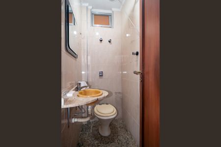 Apartamento à venda com 110m², 2 quartos e 1 vaga Apartamento à venda com 110m², 2 quartos e 1 vagaBanheiro de Serviço