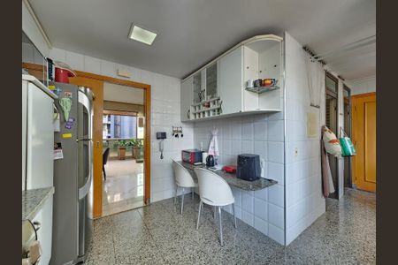 Apartamento à venda com 169m², 4 quartos e 3 vagasCozinha