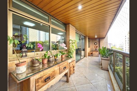 Apartamento à venda com 169m², 4 quartos e 3 vagasVaranda da Sala