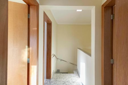 Casa à venda com 105m², 3 quartos e 1 vaga Casa à venda com 105m², 3 quartos e 1 vagaCorredor