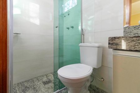 Casa à venda com 105m², 3 quartos e 1 vaga Casa à venda com 105m², 3 quartos e 1 vagaBanheiro social