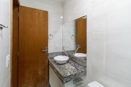 Casa à venda com 105m², 3 quartos e 1 vaga Casa à venda com 105m², 3 quartos e 1 vagaBanheiro da suíte