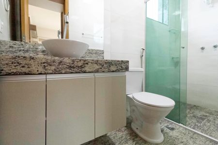 Casa à venda com 105m², 3 quartos e 1 vaga Casa à venda com 105m², 3 quartos e 1 vagaBanheiro da suíte