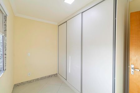 Casa à venda com 105m², 3 quartos e 1 vaga Casa à venda com 105m², 3 quartos e 1 vagaQuarto 2