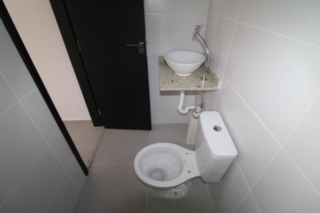 Banheiro de apartamento à venda com 1 quarto, 27m² em Parada Inglesa, São Paulo