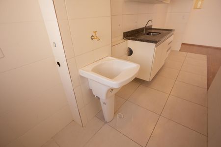 Apartamento à venda com 55m², 2 quartos e 1 vaga Apartamento à venda com 55m², 2 quartos e 1 vagaCozinha e Área de Serviço