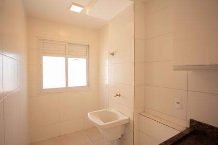 Apartamento à venda com 55m², 2 quartos e 1 vaga Apartamento à venda com 55m², 2 quartos e 1 vagaCozinha e Área de Serviço