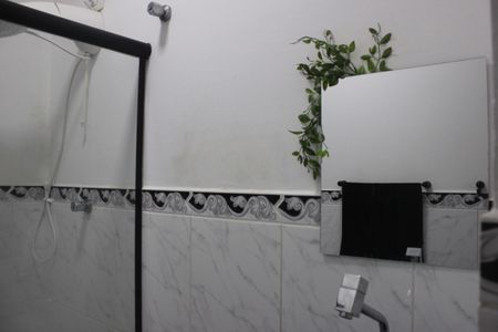 Casa à venda com 51m², 4 quartos e 1 vagaBanheiro 1