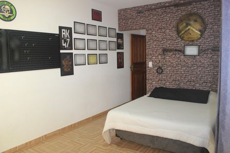 Casa à venda com 51m², 4 quartos e 1 vagaSuíte