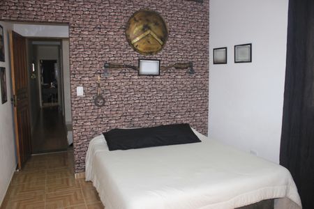 Casa à venda com 51m², 4 quartos e 1 vagaSuíte