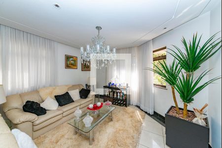 Apartamento para alugar com 5 quartos, 240m² em Buritis, Belo Horizonte