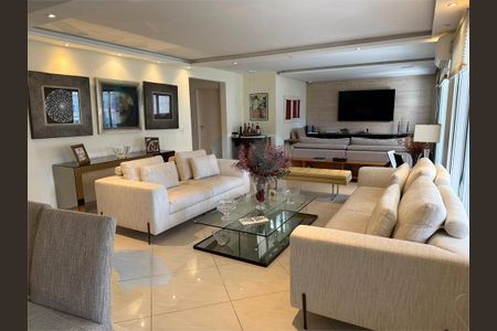 Apartamento à venda com 3 quartos, 241m² em Chácara Santo Antônio, São Paulo