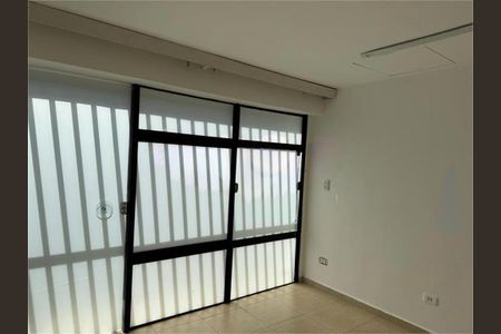 Casa à venda com 3 quartos, 250m² em Vila Basileia, São Paulo