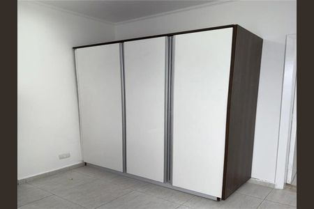 Casa à venda com 3 quartos, 250m² em Vila Basileia, São Paulo