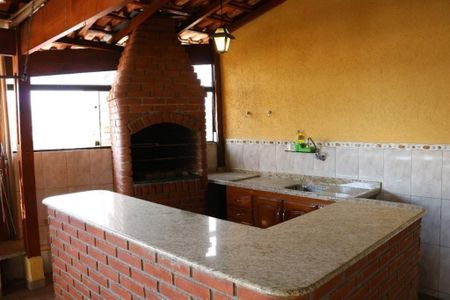 Casa à venda com 330m², 4 quartos e 4 vagas