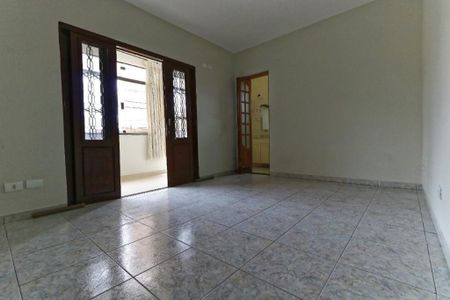 Casa à venda com 4 quartos, 330m² em Vila Carrão, São Paulo