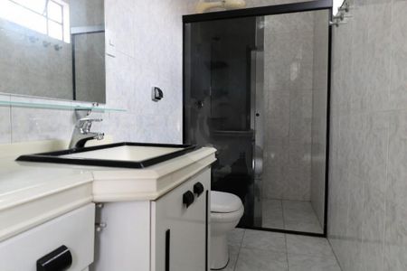 Casa à venda com 4 quartos, 330m² em Vila Carrão, São Paulo