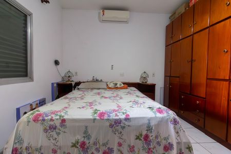 Casa à venda com 100m², 2 quartos e 2 vagas Casa à venda com 100m², 2 quartos e 2 vagasQuarto 1