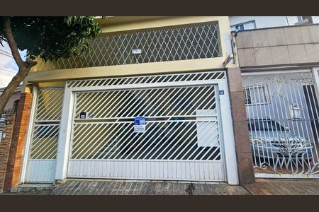 Casa à venda com 100m², 2 quartos e 2 vagas Casa à venda com 100m², 2 quartos e 2 vagasFachada