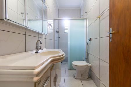 Casa à venda com 100m², 2 quartos e 2 vagas Casa à venda com 100m², 2 quartos e 2 vagasBanheiro