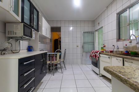 Casa à venda com 100m², 2 quartos e 2 vagas Casa à venda com 100m², 2 quartos e 2 vagasCozinha