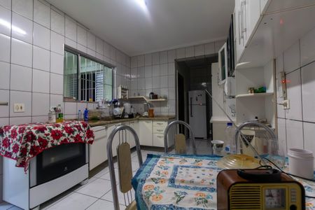 Casa à venda com 100m², 2 quartos e 2 vagas Casa à venda com 100m², 2 quartos e 2 vagasCozinha